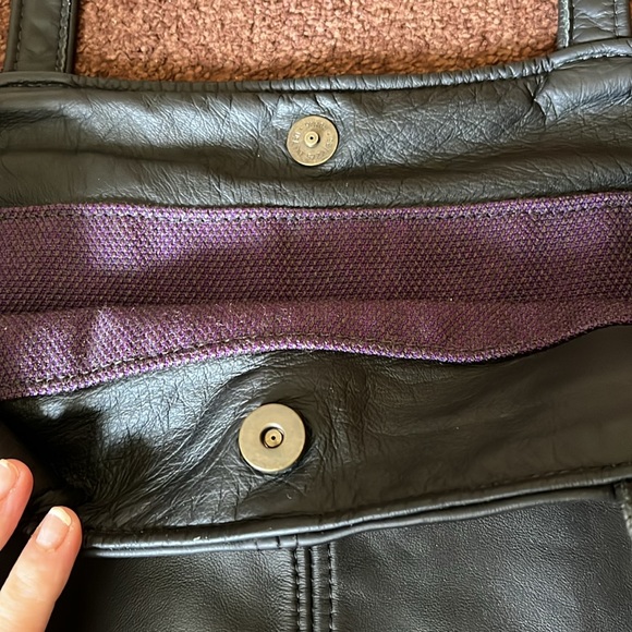 THE PURSE PEDDLERS Large Black genuine Leather Tote - Picture 3 of 10